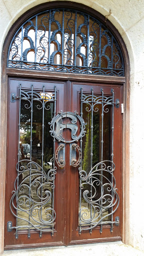 Restoration statues sculptures doors